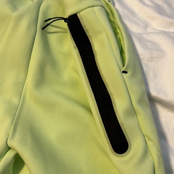 Green Size 2X Nike Tech Fleece Tracksuit Set - Picture 12 of 12